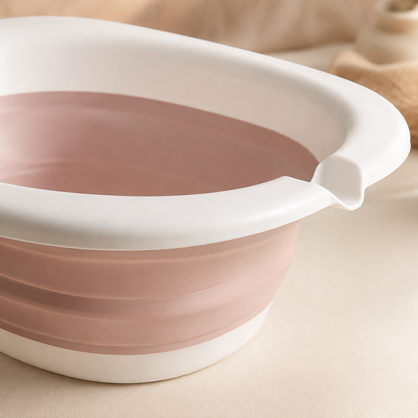 Close-up of wide rim flexible folds and pour spout