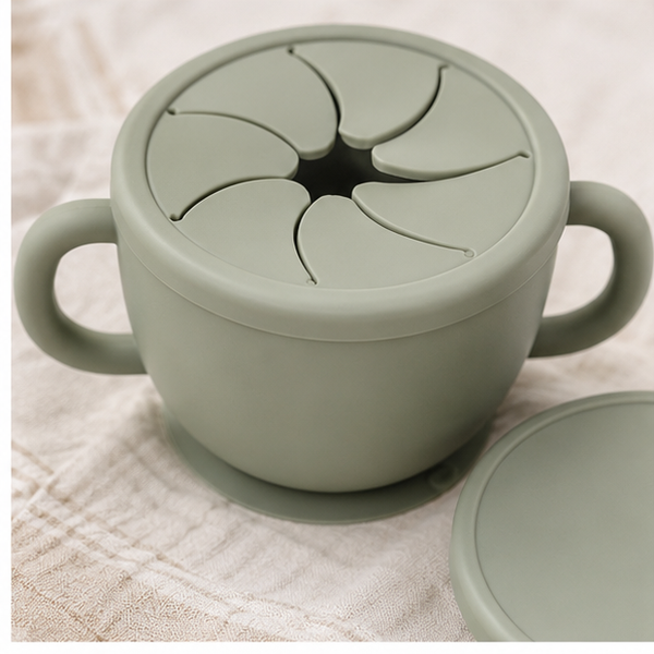 Silicone Snack Cup with Spill-Resistant Lid — detail view