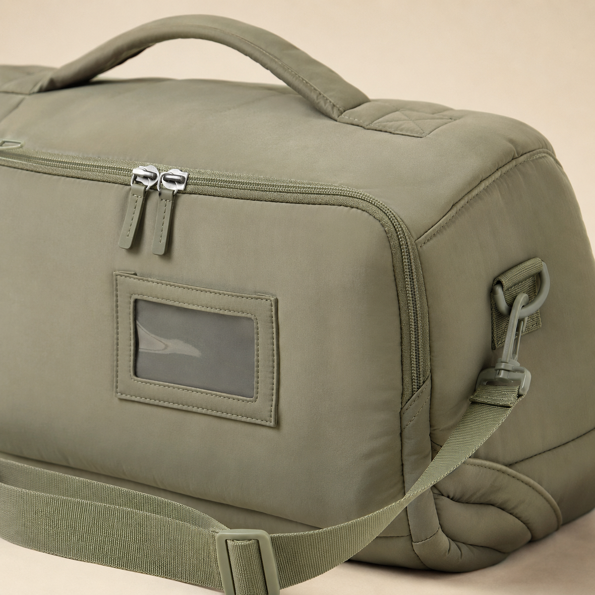 Reinforced zipper, handle, shoulder strap and ID window on the bag